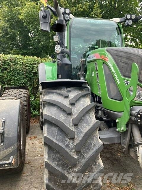 Fendt 724 Vario S4 Трактори