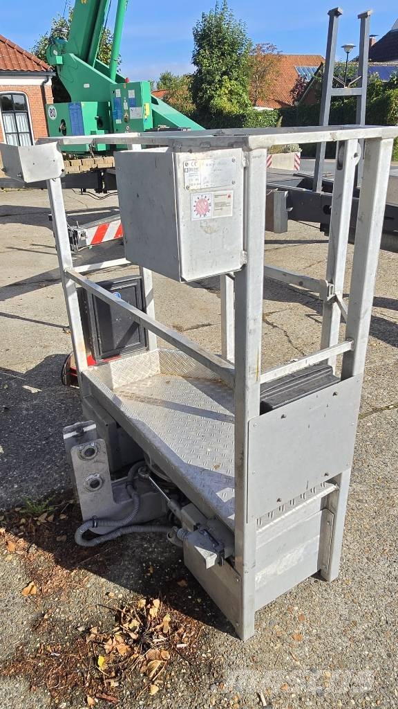 Böcker AHK 31/1500 + werkbak Terepdaruk