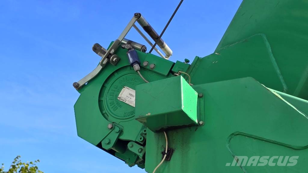 Böcker AHK 31/1500 + werkbak Terepdaruk