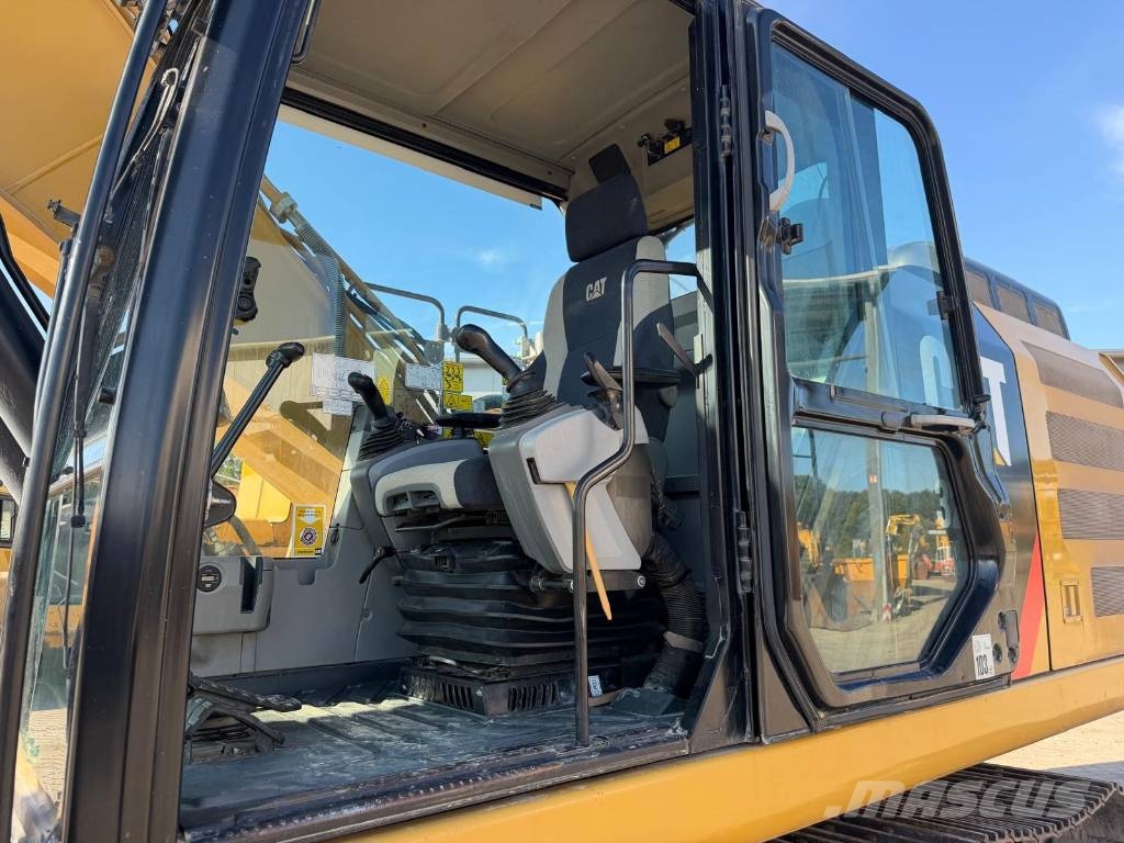 CAT 326 F L Bagri goseničarji