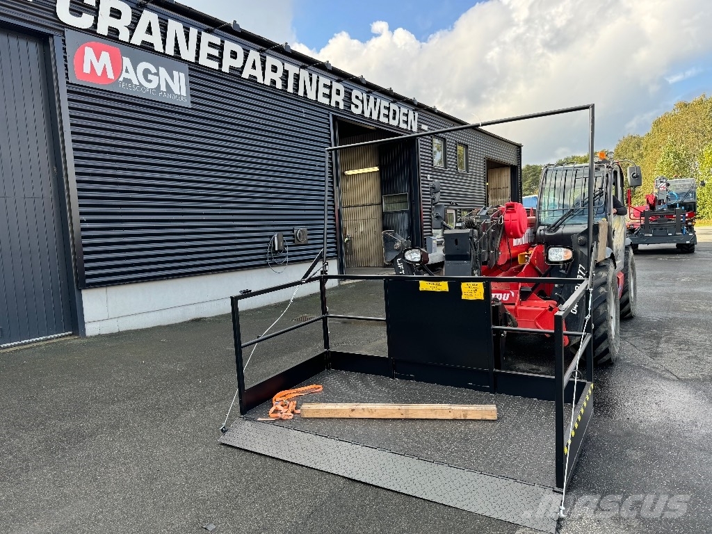 Manitou Materialkorg, teleskoplastare Telescopic handlers