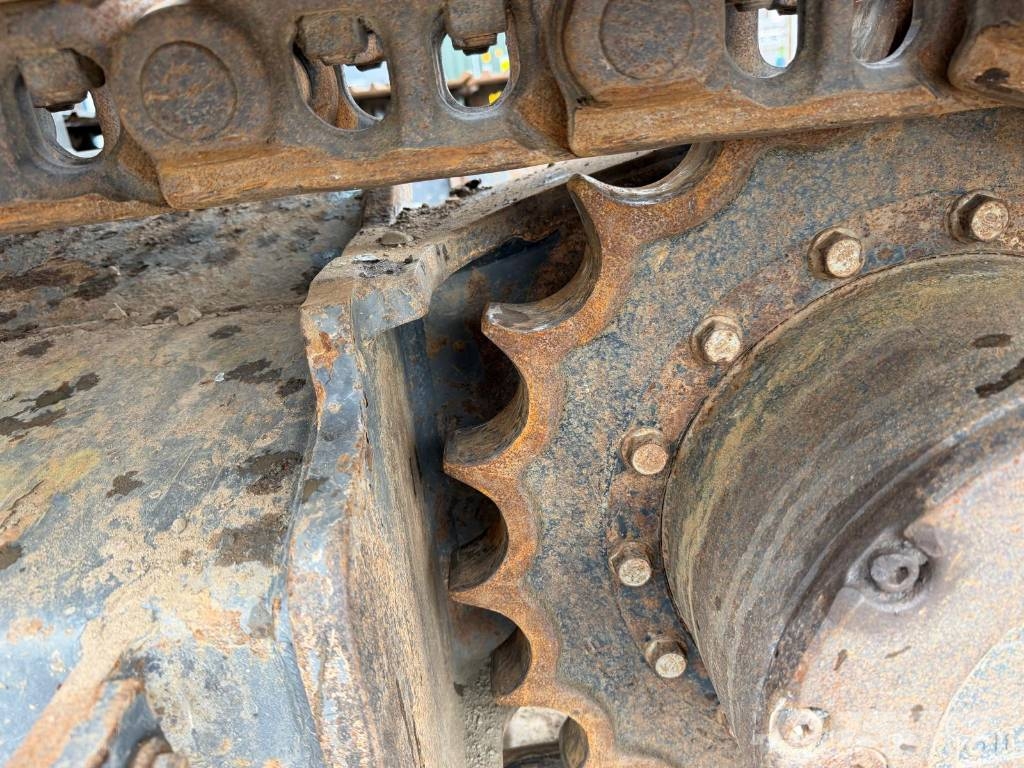 Doosan DX 140 LC Crawler excavators
