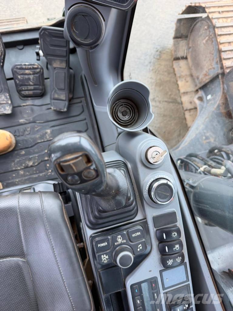 Doosan DX 140 LC Crawler excavators