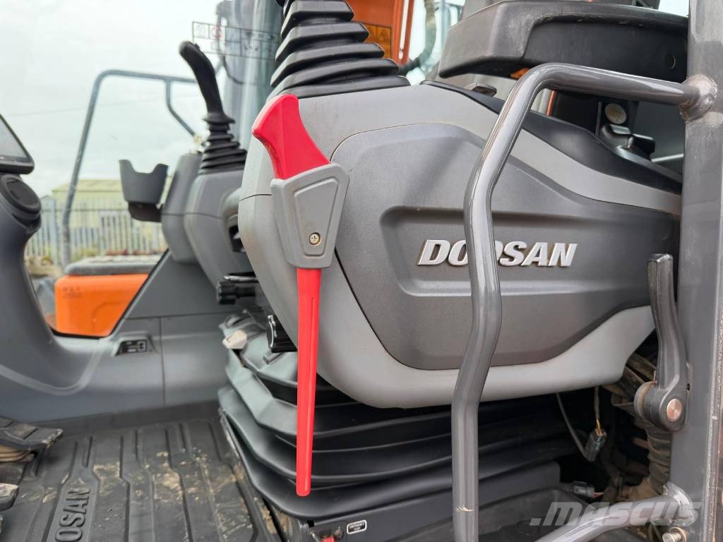 Doosan DX 140 LC Crawler excavators