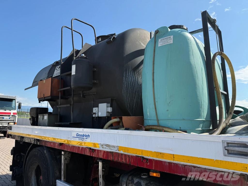 Scania P 93.220 Bitumen-Tank mit Asfaltstreuer Camiones cisternas