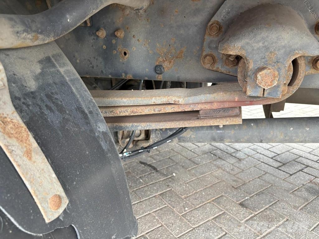 Volvo FL 12,240 + Leaf Suspension + Load Lift 2.5t + Low Kofferaufbau