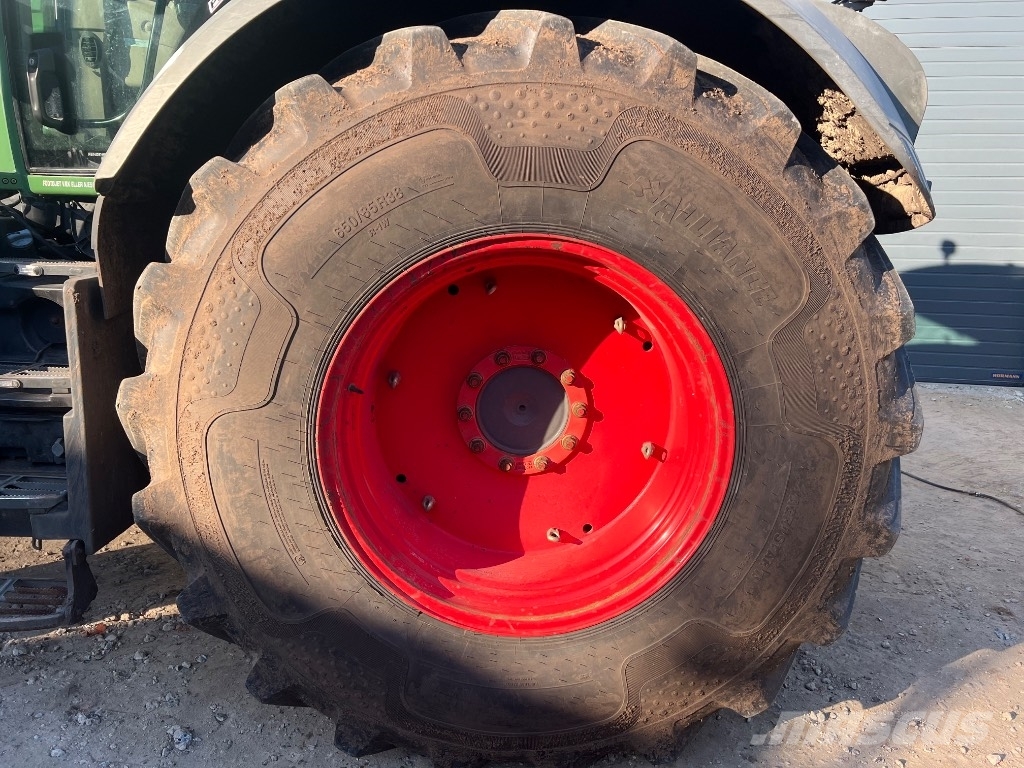 Fendt 828 Vario SCR Profi Plus Tracteur