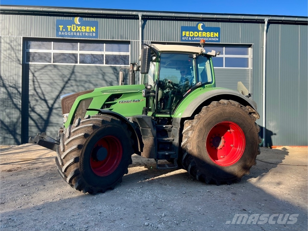 Fendt 828 Vario SCR Profi Plus Tracteur