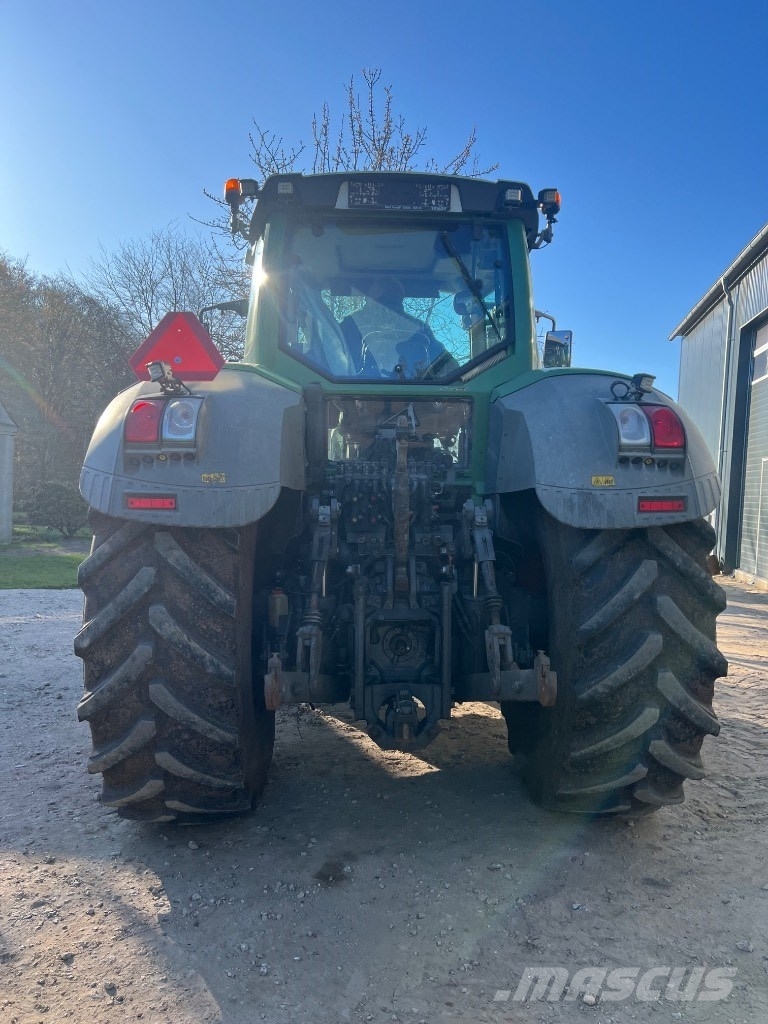 Fendt 828 Vario SCR Profi Plus Tracteur
