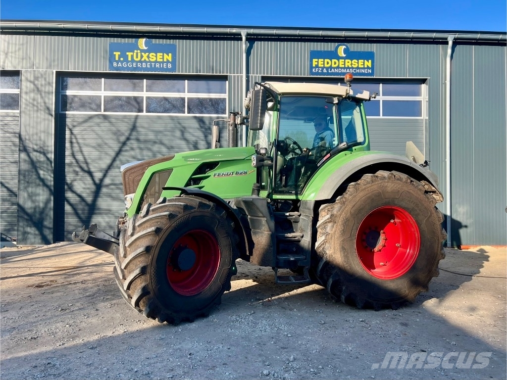 Fendt 828 Vario SCR Profi Plus Tracteur