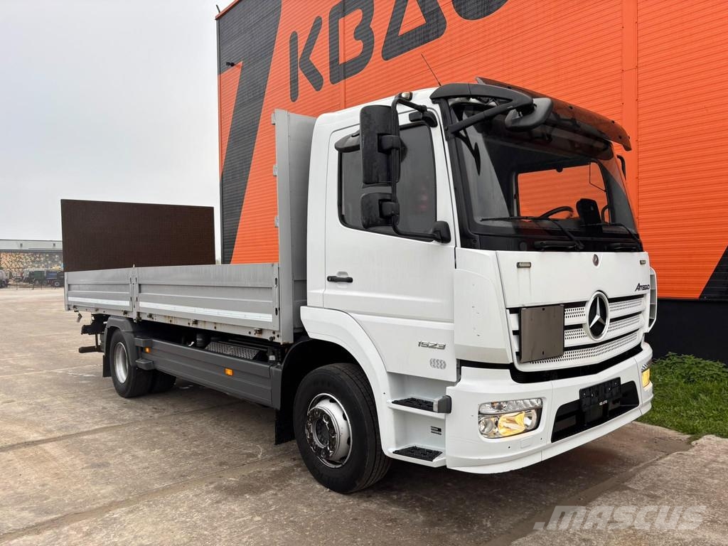 Mercedes-Benz 1523 4x2 LOW MILEAGE ! Грузовики-платформы/боковая разгрузка