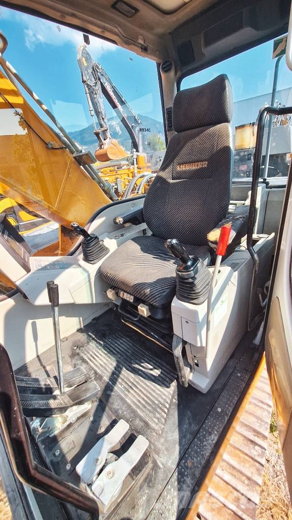 Liebherr R934C HDC Crawler excavators