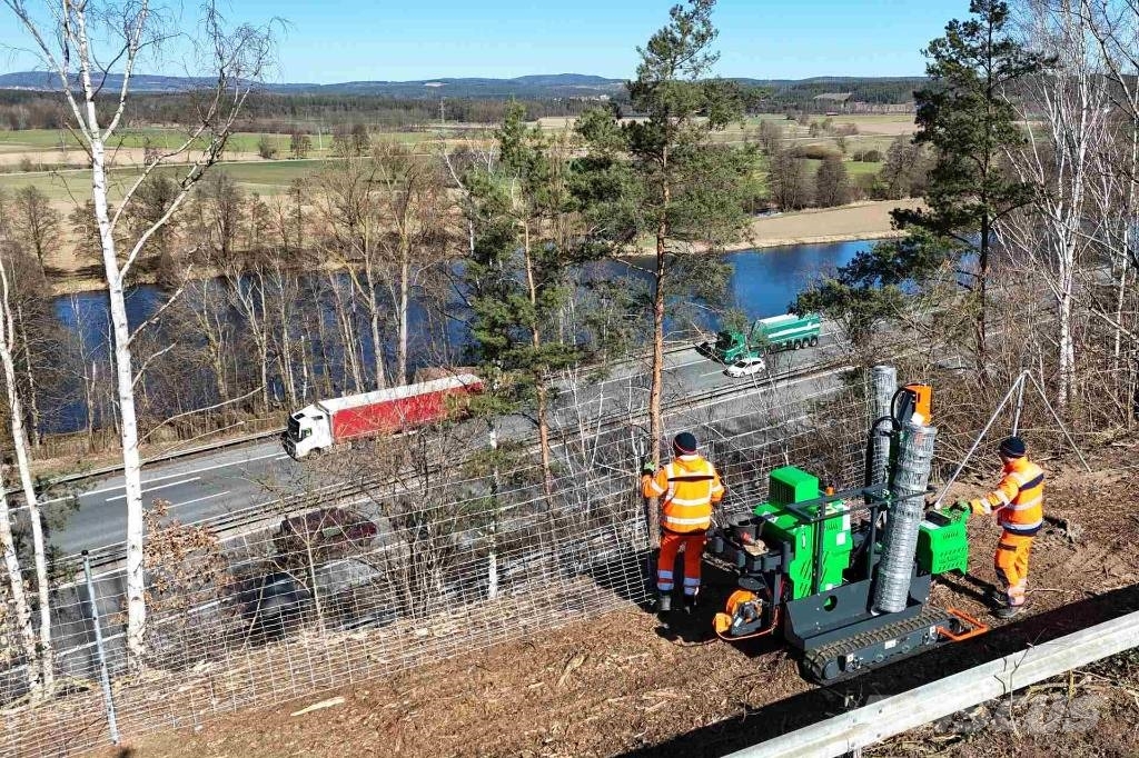 Reil & Eichinger Zaunbau-Maschine ZBM 24 Forestal - Otros
