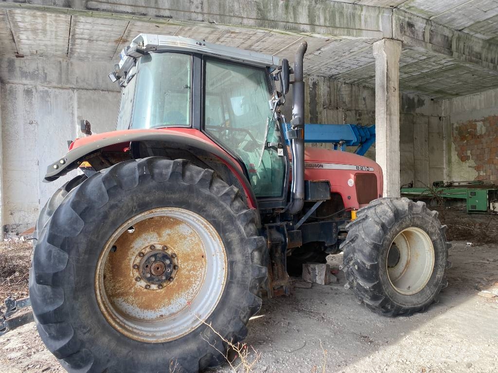 Massey Ferguson 8210 트랙터
