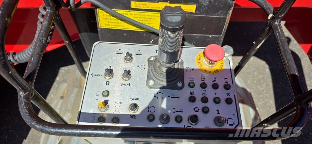 Holland Lift Combistar M-250HYL25 4WD/P/N Škaraste platforme