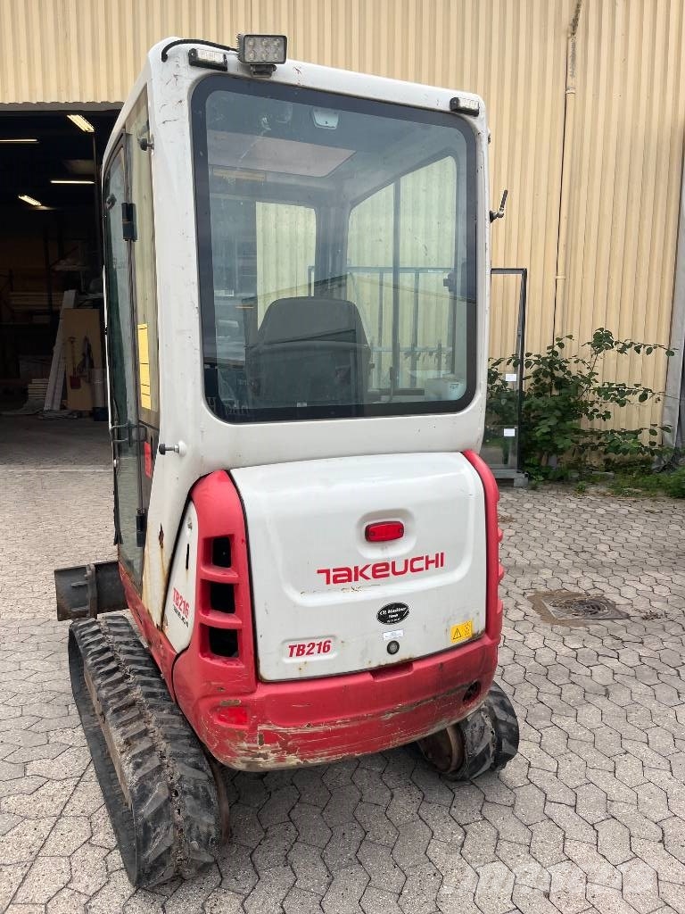 Takuchi TB 215 Mini Escavadoras <7t