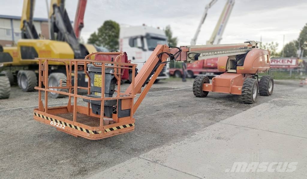 JLG 660 SJ Teleskooppipuominostimet