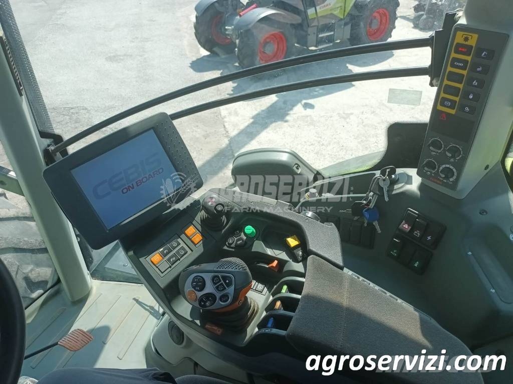 CLAAS Axion 850 Cmatic Tractores