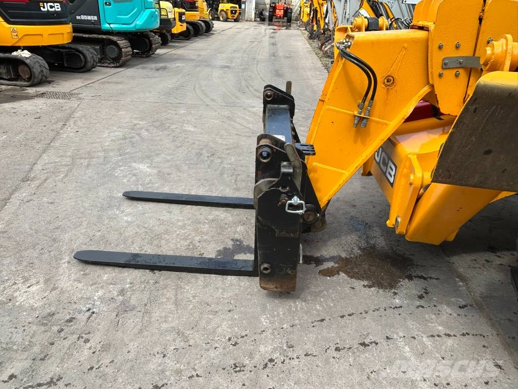 JCB 535-125 Hiviz Telescopic handlers