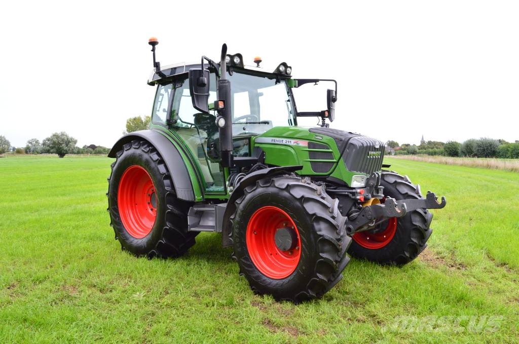 Fendt 211S Vario 트랙터