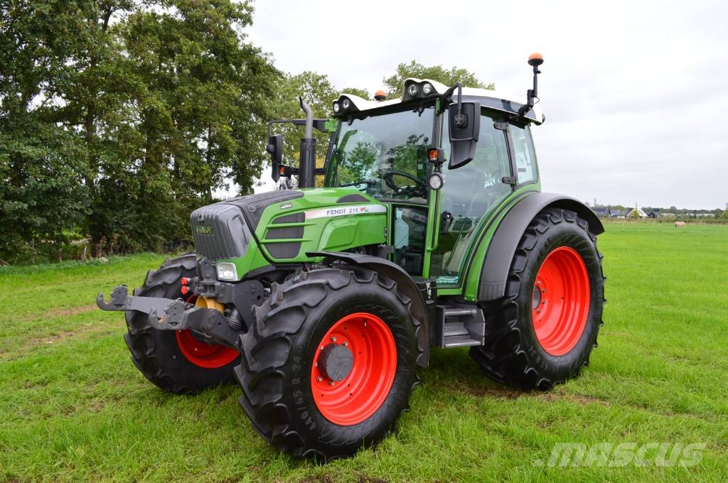 Fendt 211S Vario 트랙터