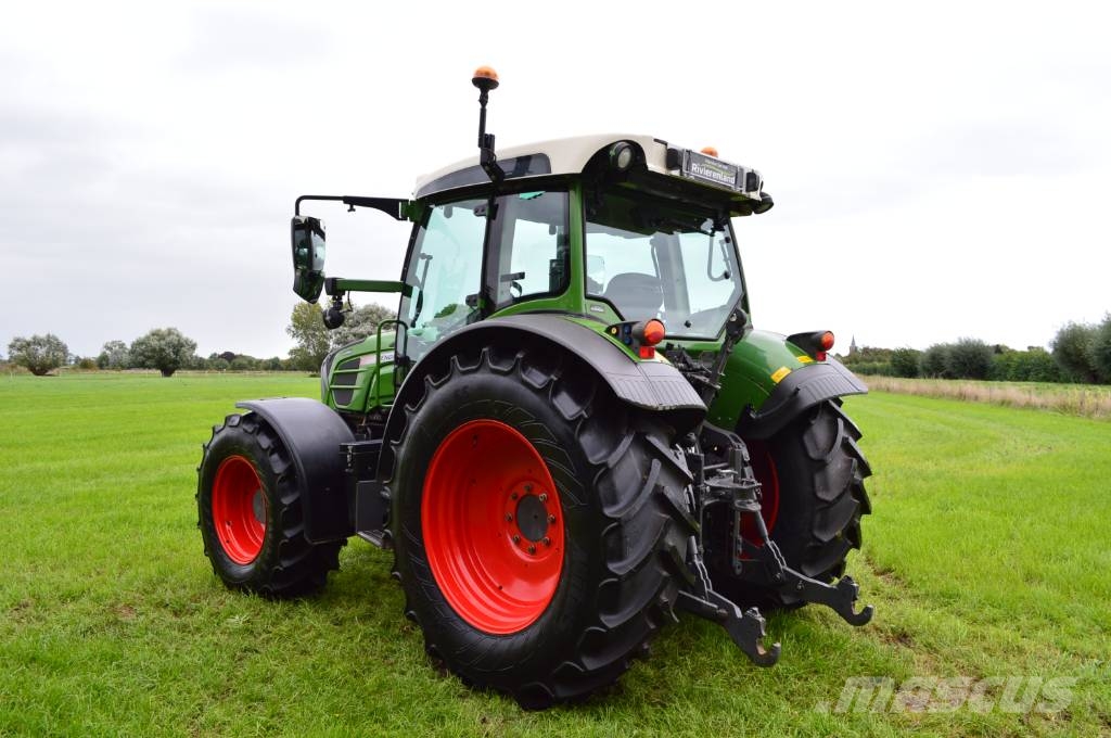 Fendt 211S Vario 트랙터