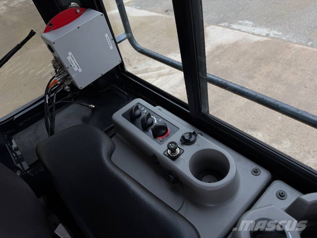 Komatsu D51PX-24 بلدوزرات مجنزرة