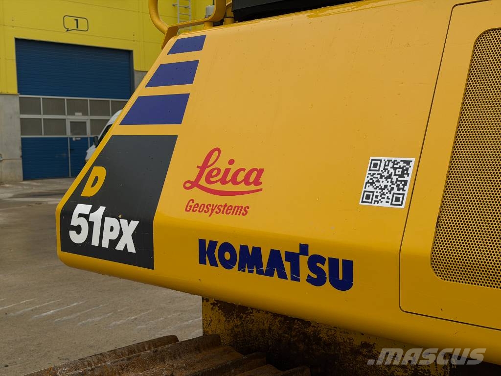 Komatsu D51PX-24 بلدوزرات مجنزرة