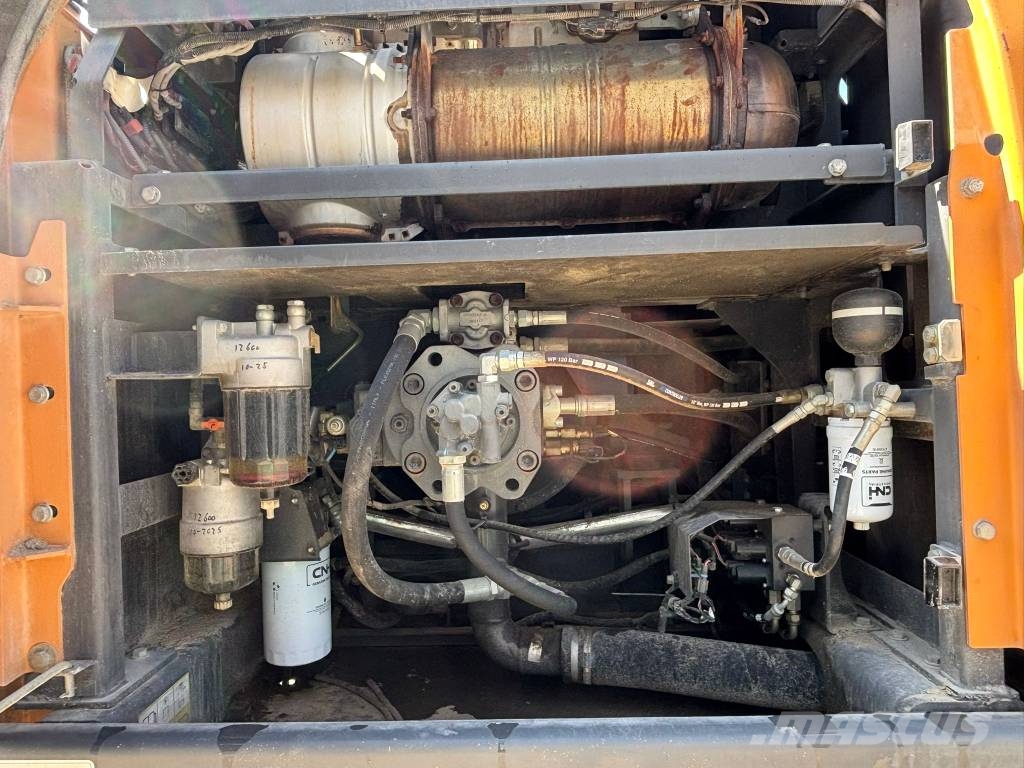 CASE CX 300 D Excavadoras sobre orugas