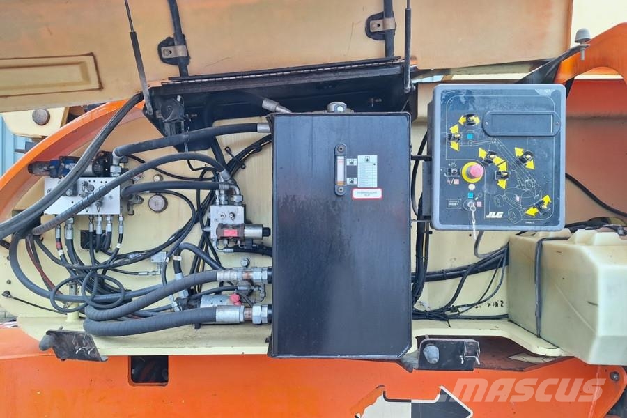 JLG 860SJ Diesel, 4x4 Drive, 28.2m Working Height, 22. Nacele cu brat telescopic