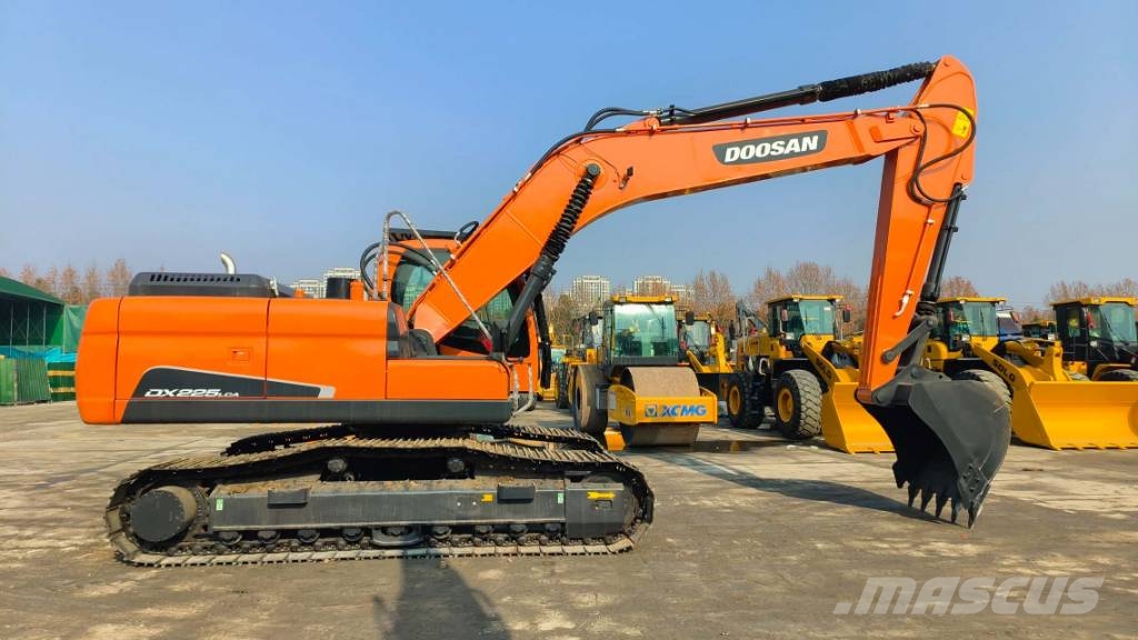Doosan DX 225 LCA Bagri goseničarji
