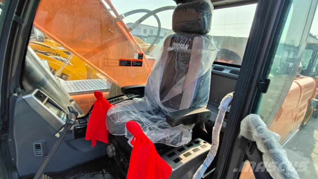 Doosan DX 225 LCA Bagri goseničarji