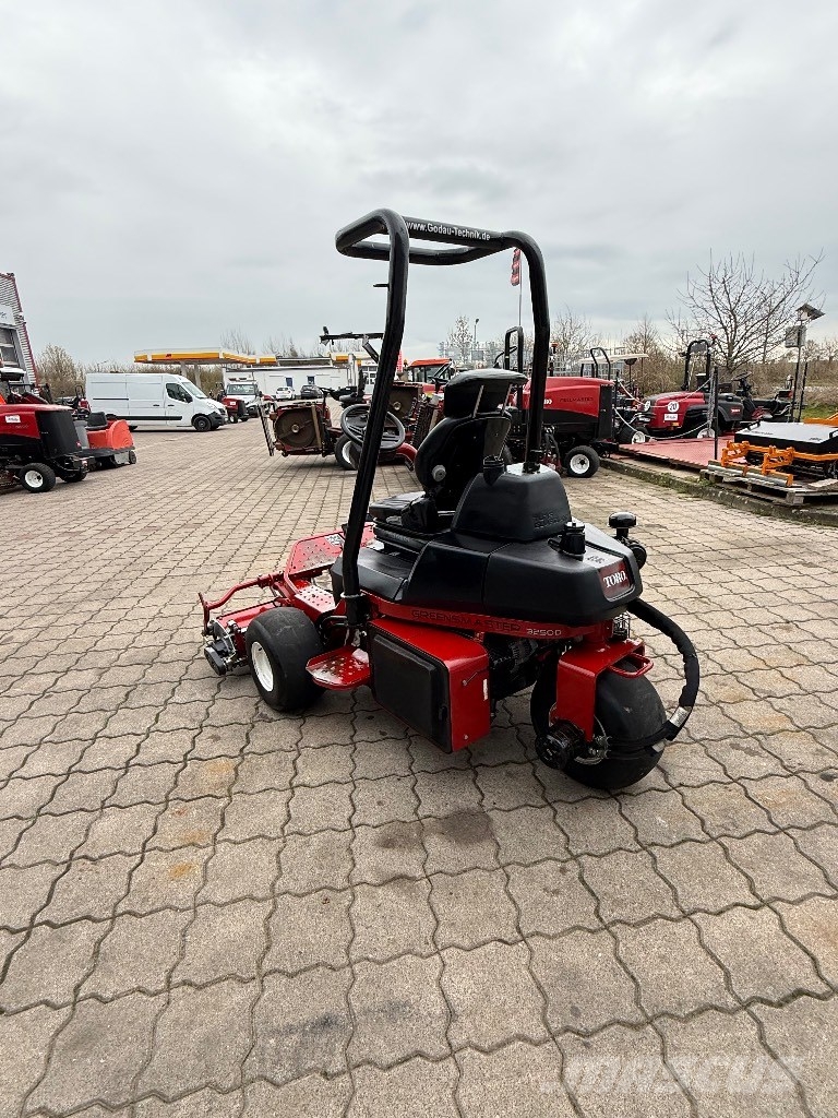 Toro GREENSMASTER 3250D Газонокосилки