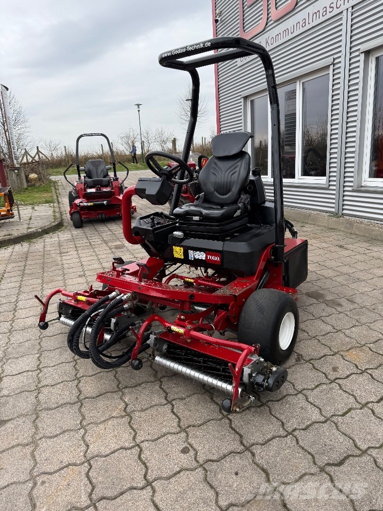 Toro GREENSMASTER 3250D Газонокосилки