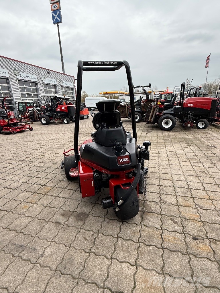 Toro GREENSMASTER 3250D Газонокосилки