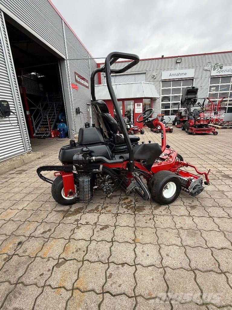 Toro GREENSMASTER 3250D Газонокосилки