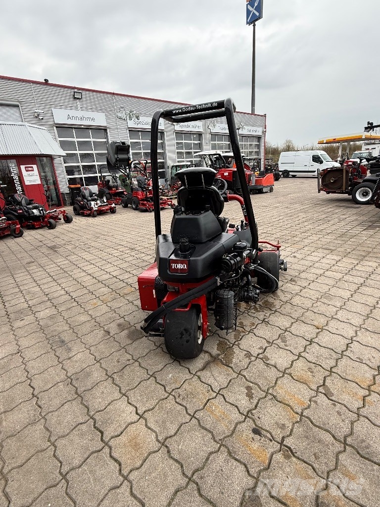 Toro GREENSMASTER 3250D Газонокосилки