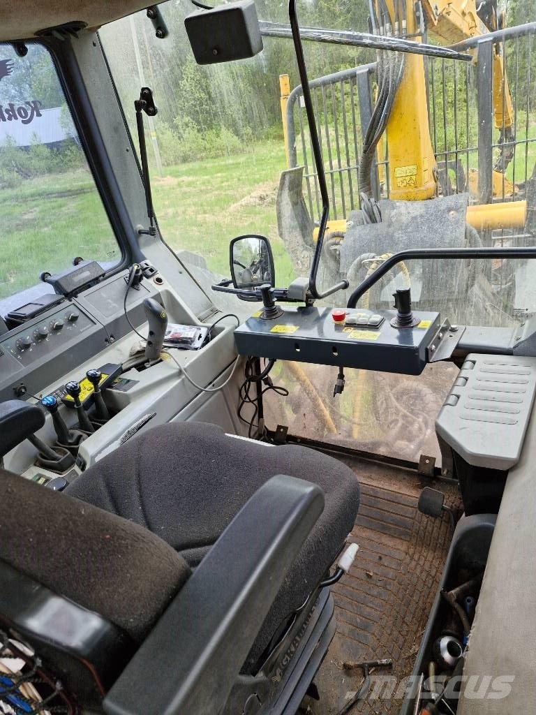 Valtra 8450 Hitech Tractoare