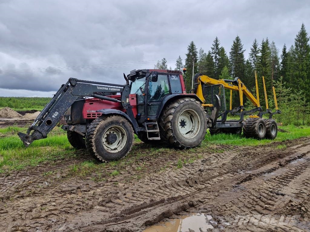 Valtra 8450 Hitech Tractoare