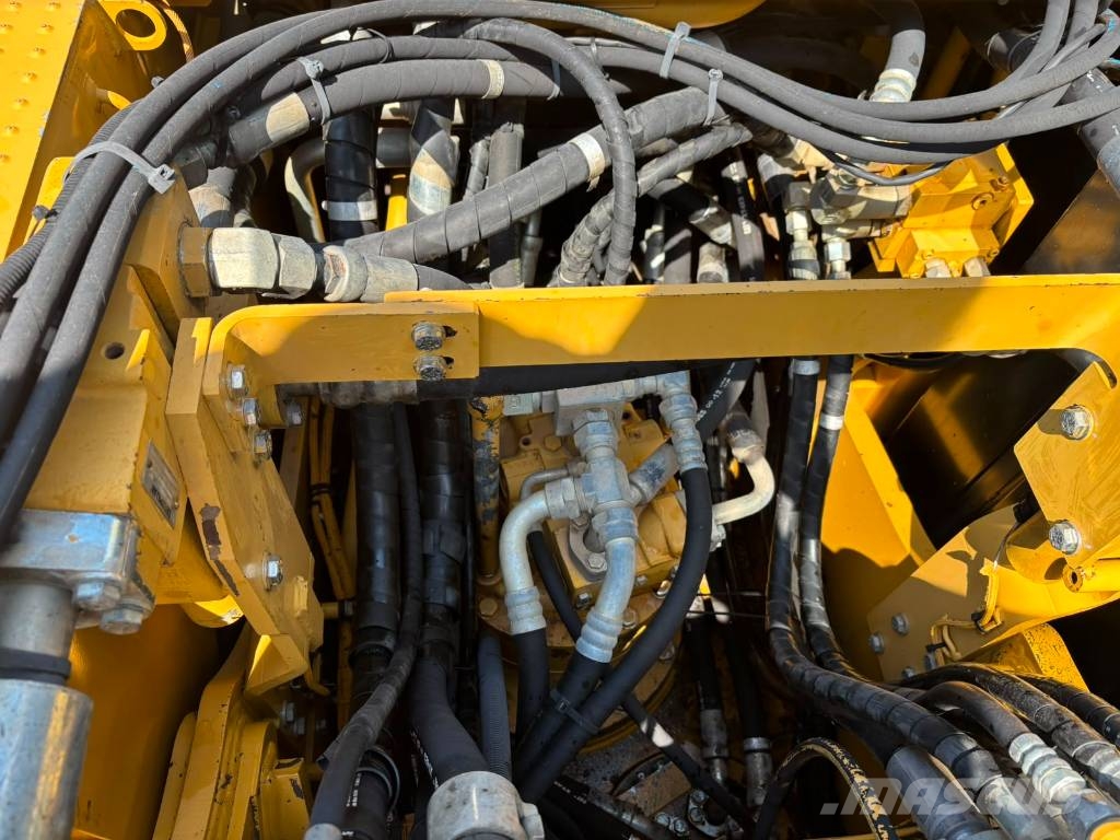 CAT 323 D LN Raupenbagger