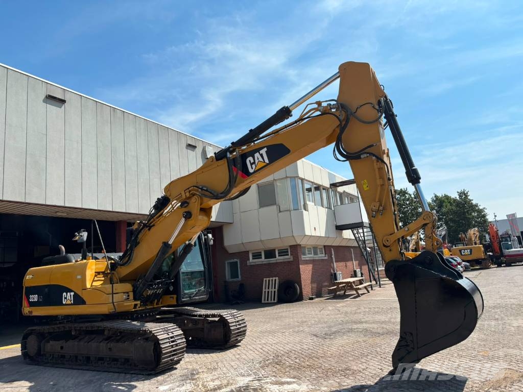 CAT 323 D LN Raupenbagger