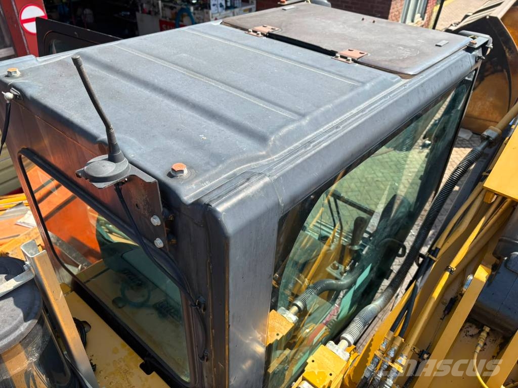 CAT 323 D LN Raupenbagger
