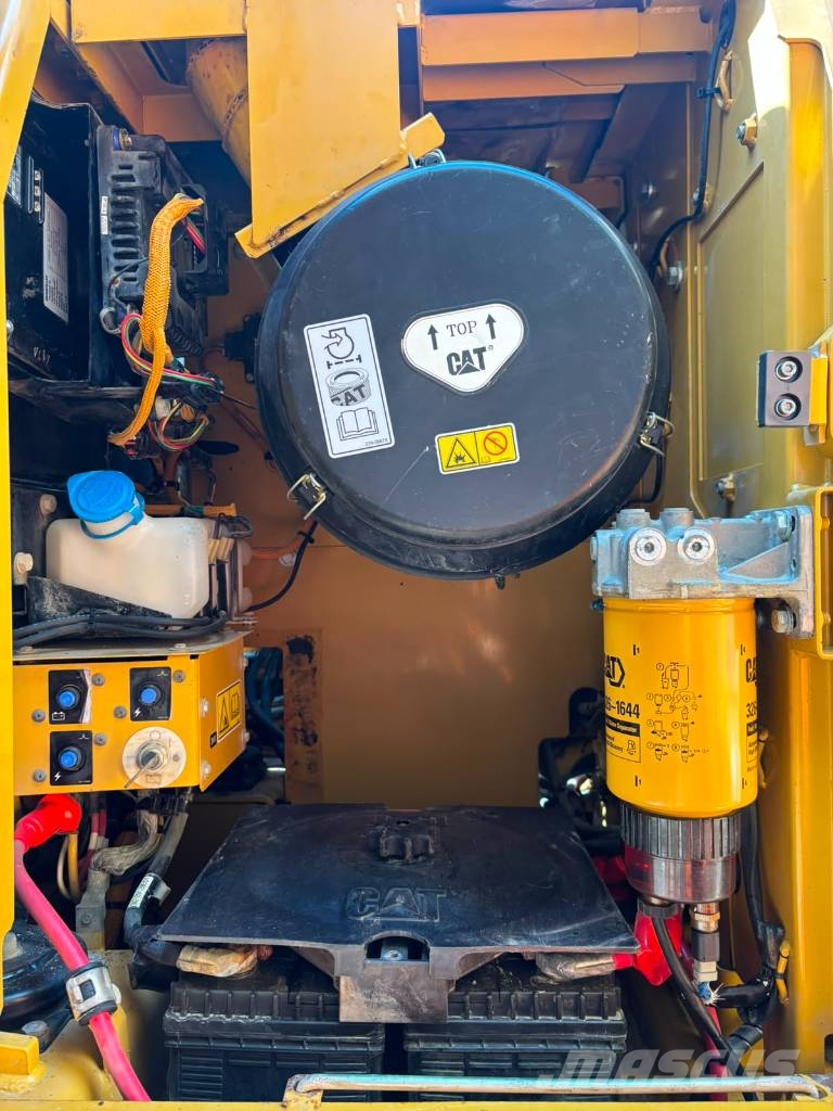 CAT 323 D LN Raupenbagger