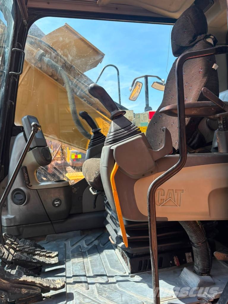 CAT 323 D LN Raupenbagger