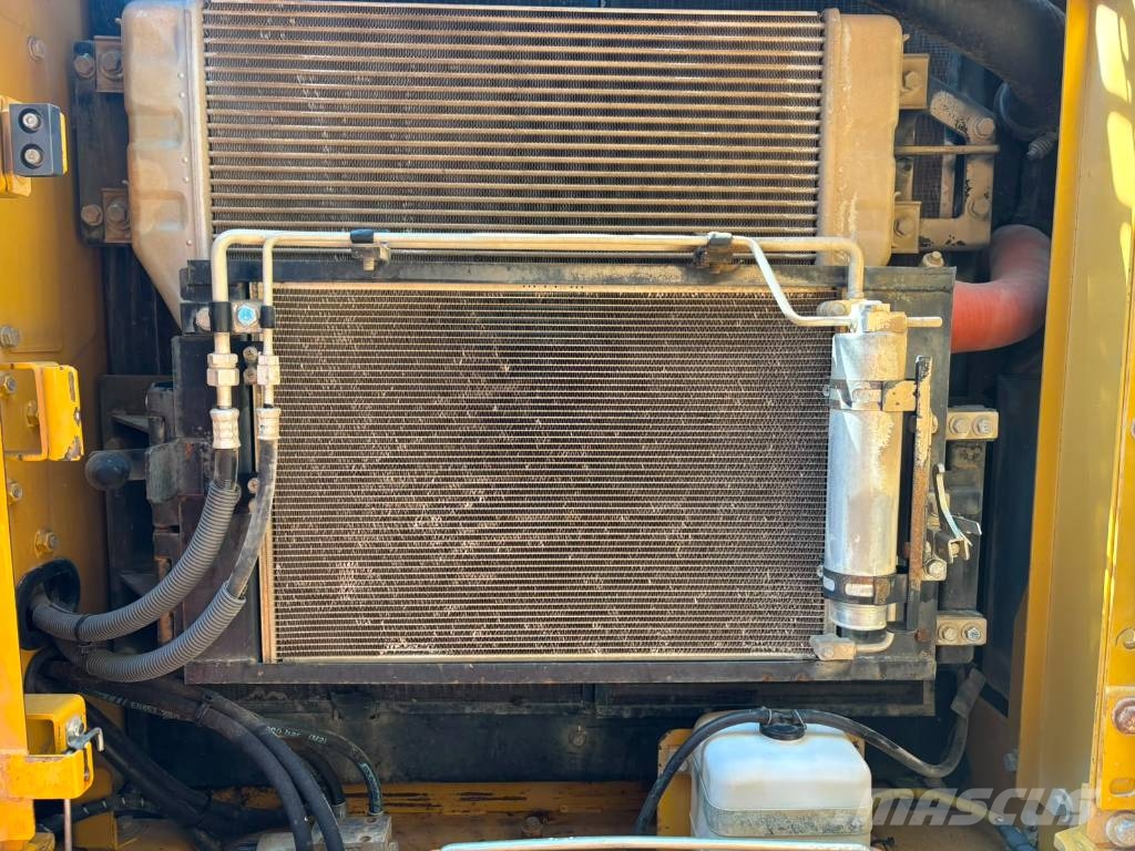 CAT 323 D LN Raupenbagger