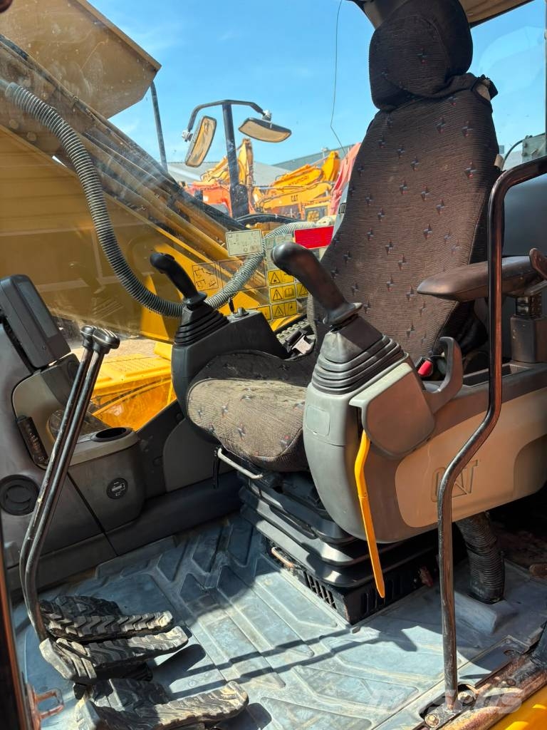 CAT 323 D LN Raupenbagger