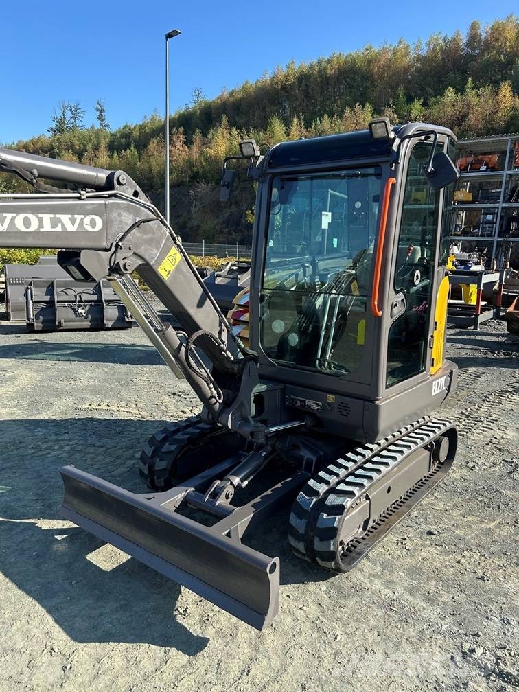 Volvo EC 27 C Mini excavators < 7t (Mini diggers)