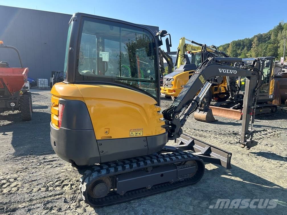 Volvo EC 27 C Mini excavators < 7t (Mini diggers)