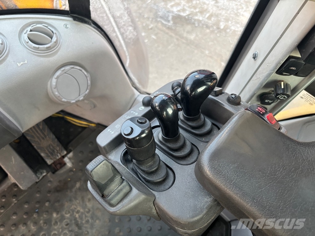 Volvo L 120 H Long Boom / Myyty, Sold 轮式装载机