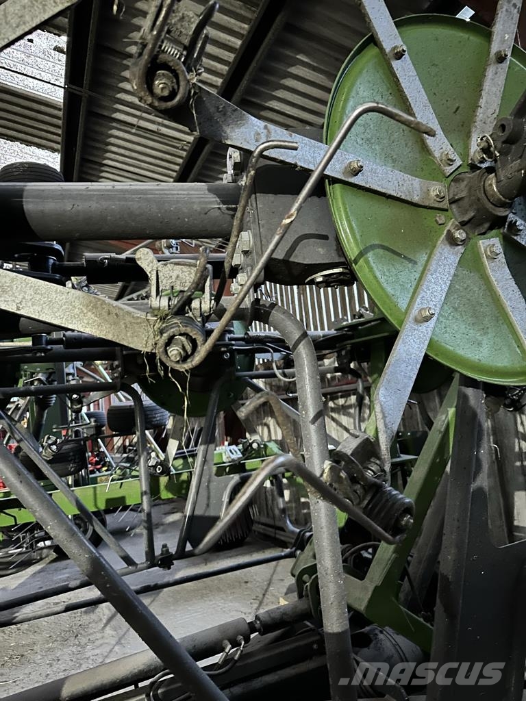 Fendt Lotus 1020T Obracače a zhrabovače sena